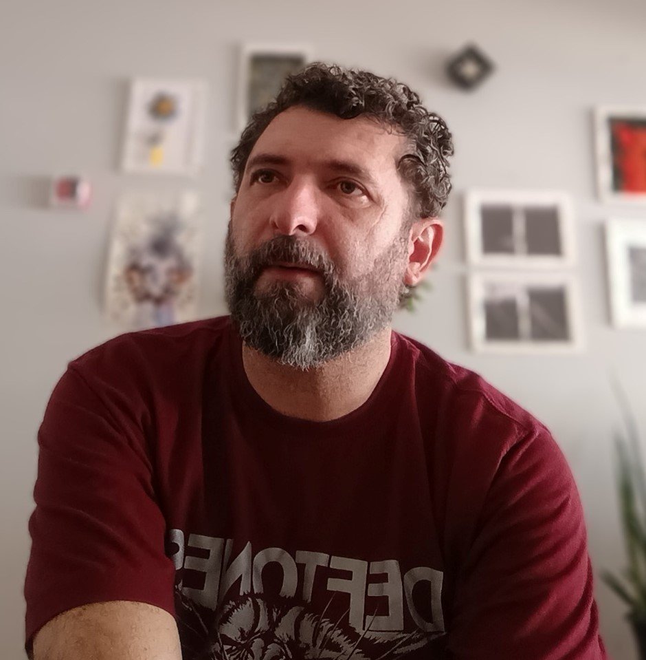 Casa Amarela - Fabio Quill - BIO