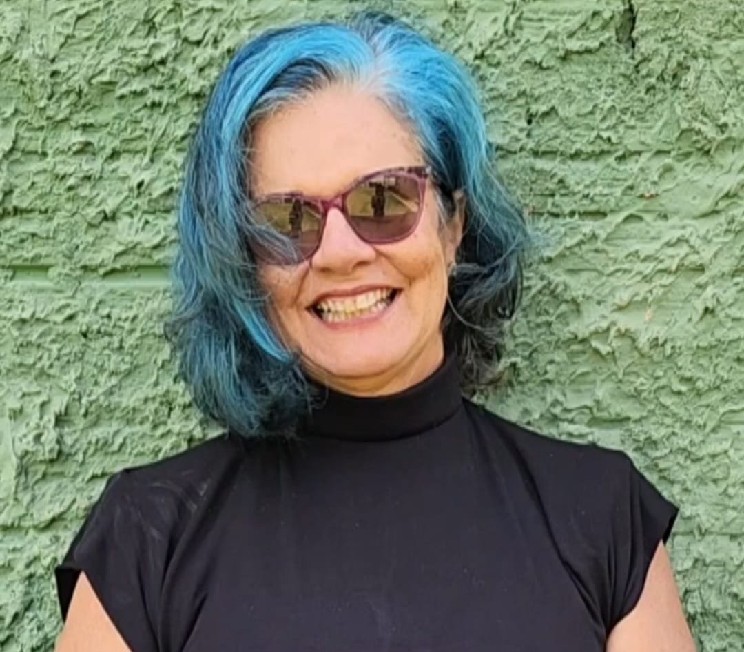 Casa Amarela - Patricia Helney - BIO